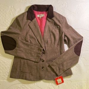 New. Tweed retro style brown jacket with brown velvet collar and elbow pads.